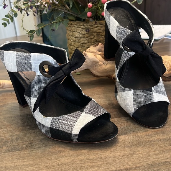 AD and Daughters black and white plaid with bow high heel slip one - Picture 8 of 12